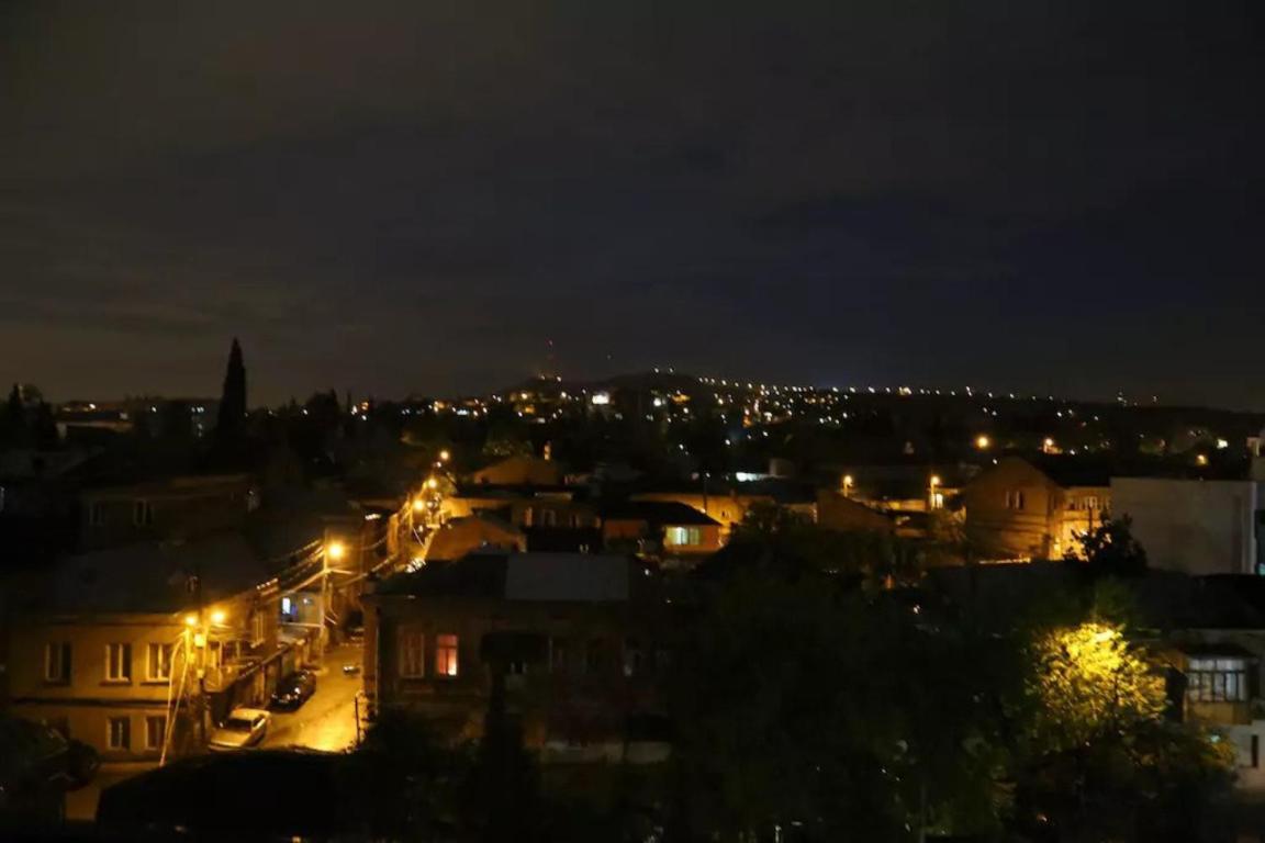 Your Home In Tbilisi: Cosy Stay In The Old City Bagian luar foto